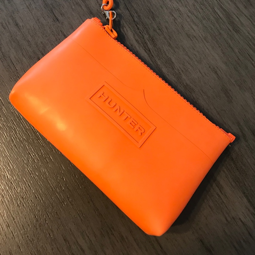 Hunter rubber wristlet